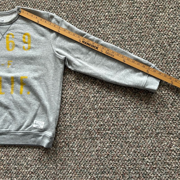 GAP Crew Neck Sweatshirt,  size L - Picture 5 of 8